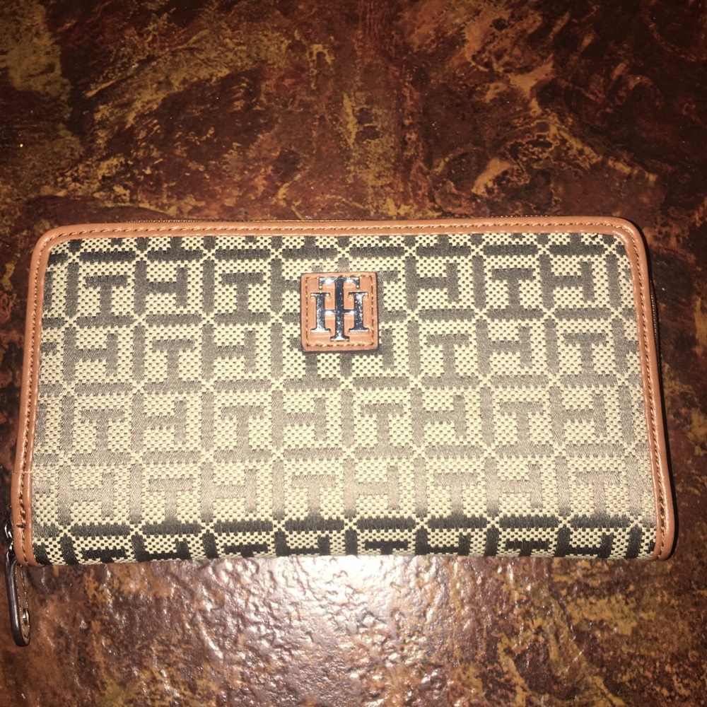 Tommy wallet